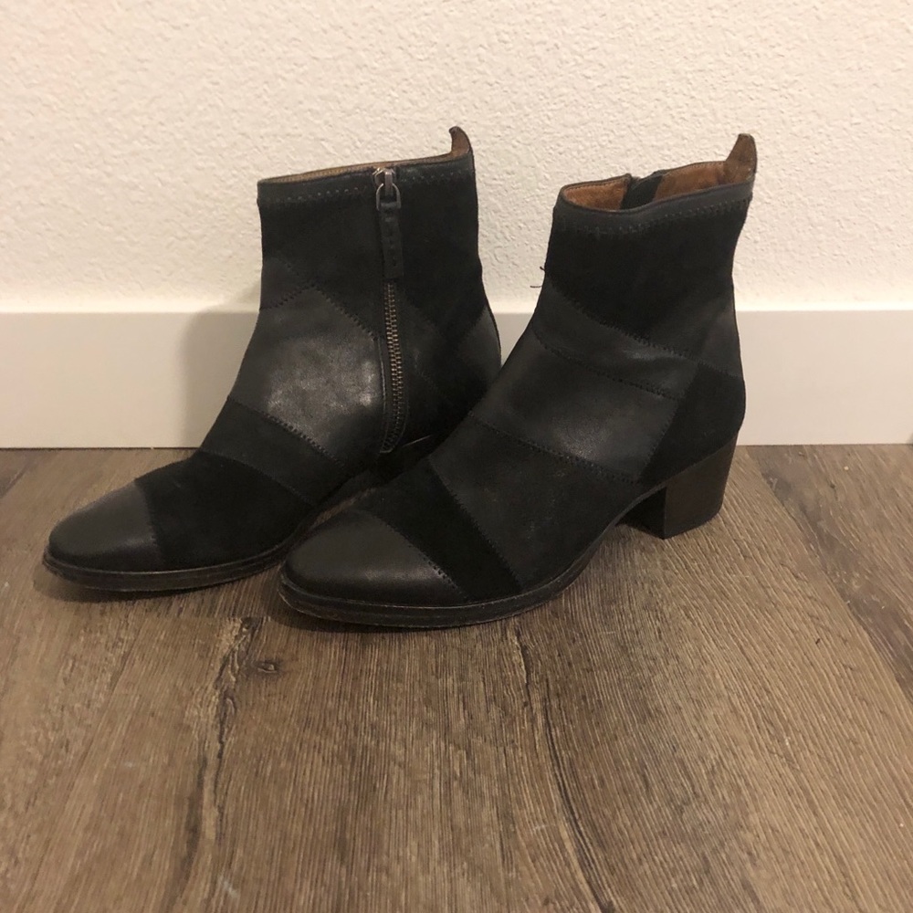 • Frye • Black Leather & Suede Ankle Boots 7